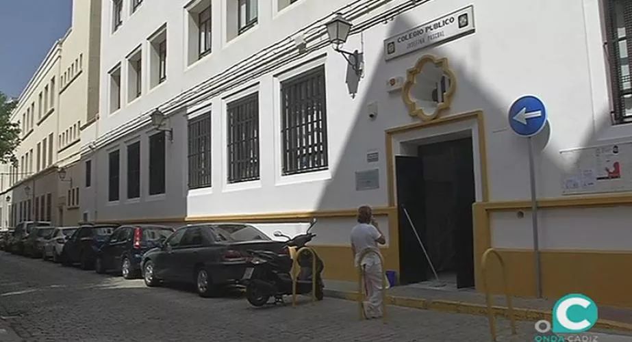 Fachada del colegio Josefina Pascual