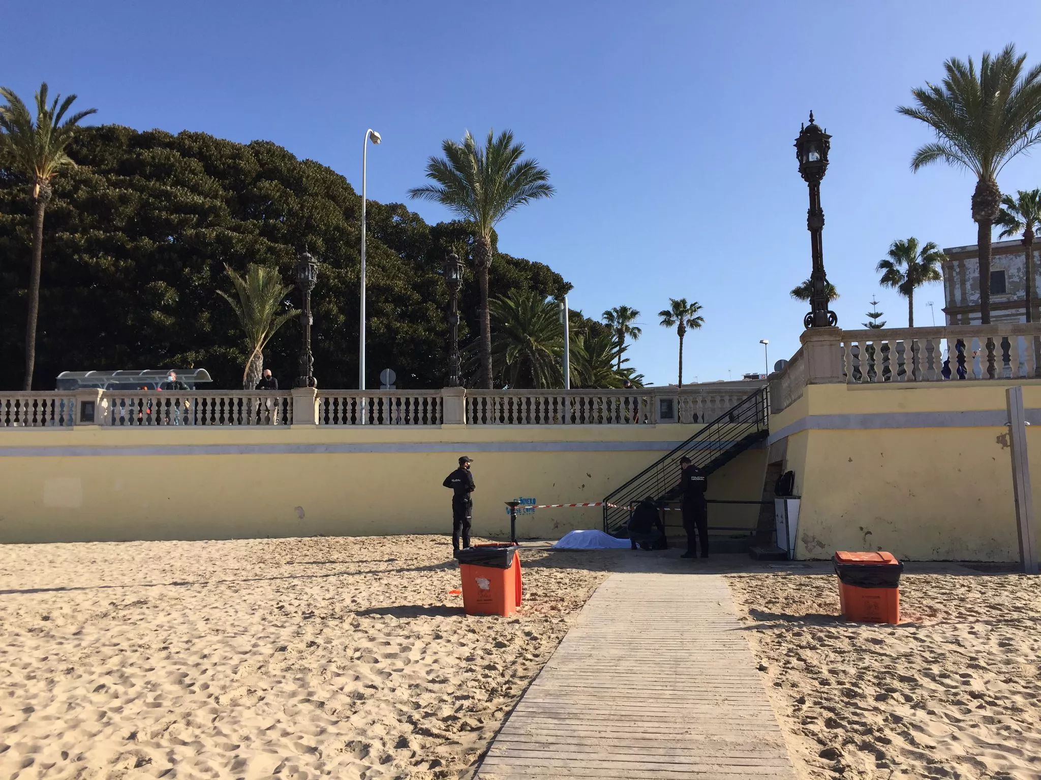 El cuerpo se encuentra en la playa de La Caleta