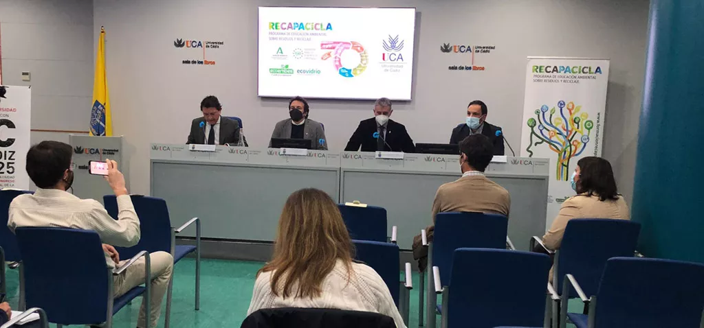 El Delegado de Medio Ambiente, el alcalde de Cádiz, el rector de la UCA y el gerente de Ecoembes presentan el X Recapacicla