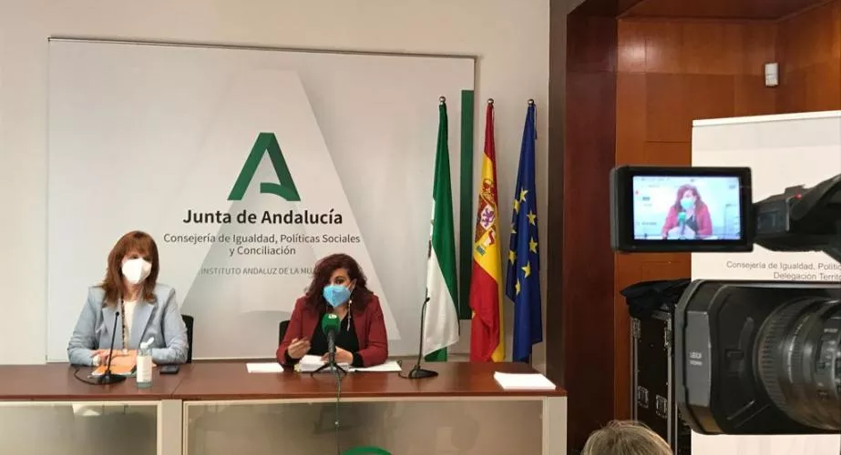 La delegada territorial, Ana Fidalgo, considera que se trata de una apuesta decidida por la colaboración con las familias andaluzas