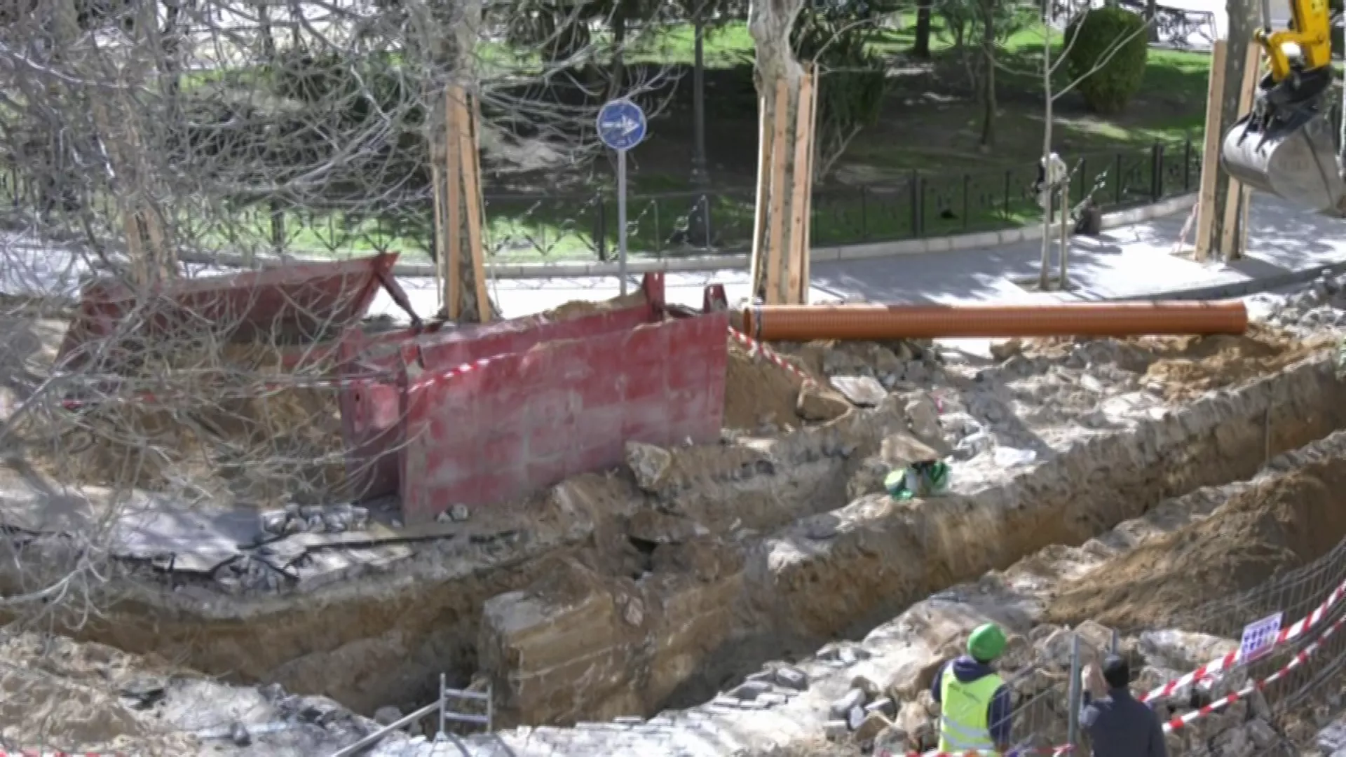 Los restos de cimentación de la muralla. Los restos de cimentación de la muralla.