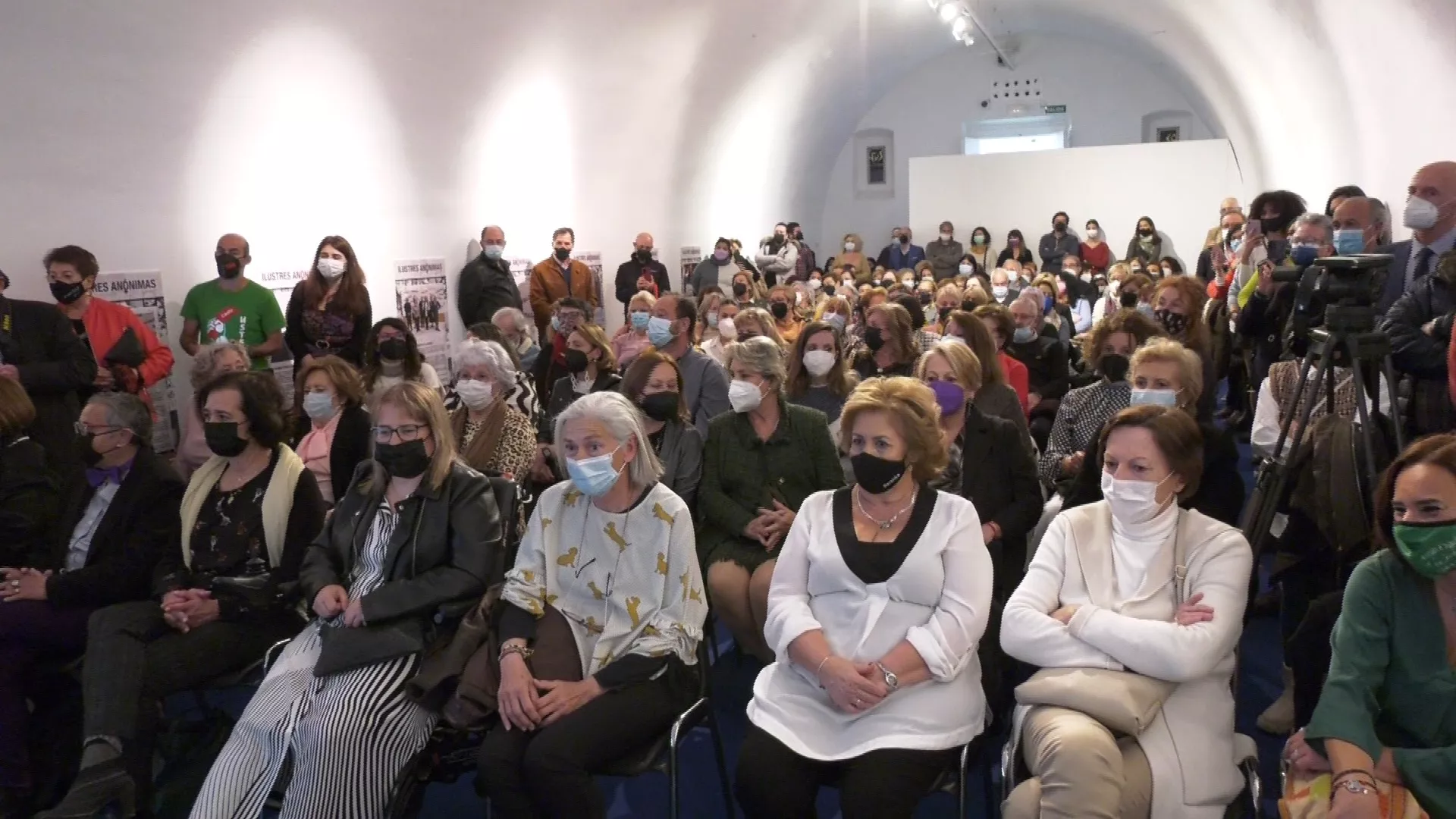 El Ayuntamiento reconoce a 8 mujeres y colectivos de Cádiz con los galardones Ilustres Anónimas 