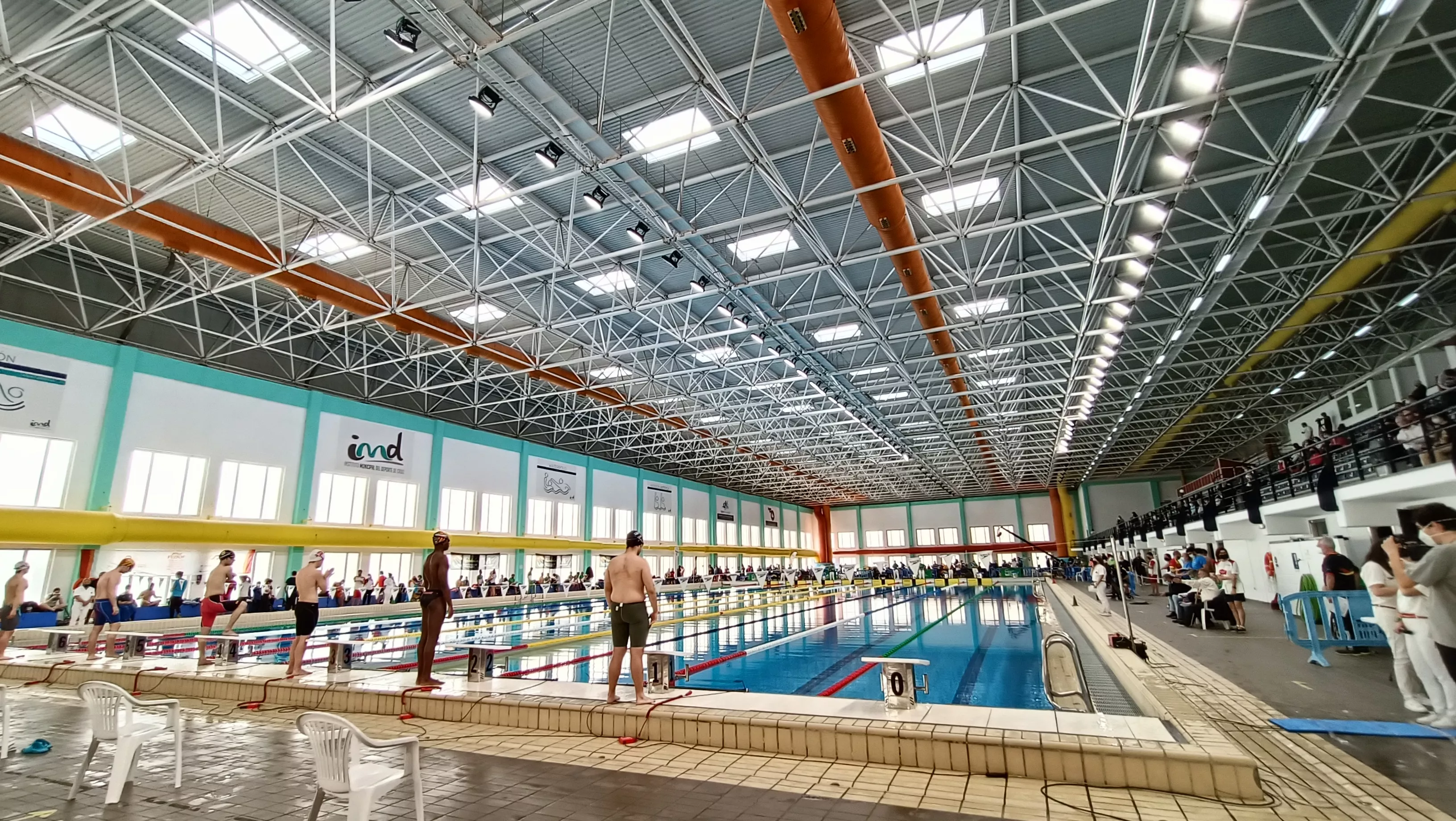 La piscina cubierta durante la competición. La piscina cubierta durante la competición.