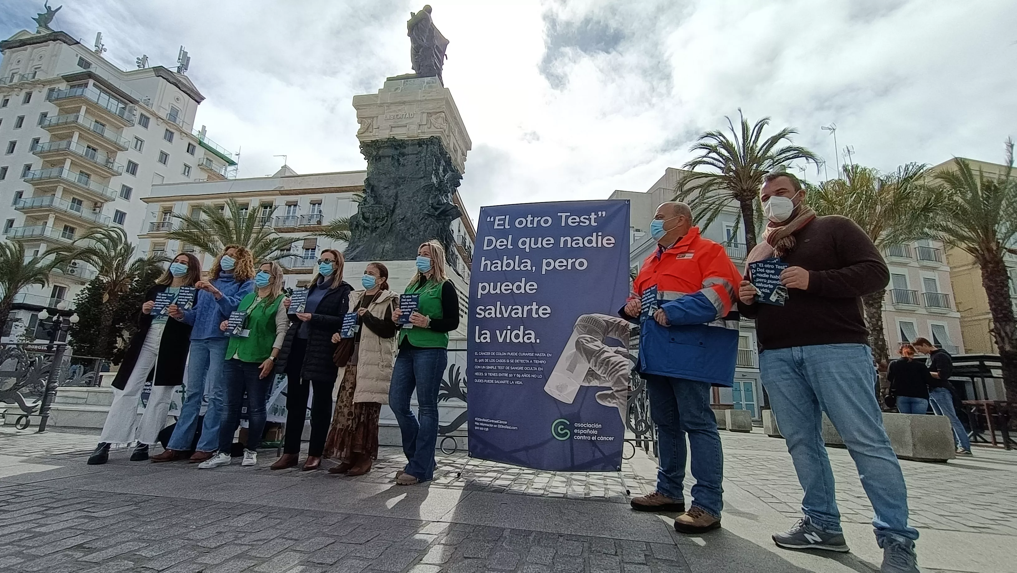 La mesa informativa durante la campaña.