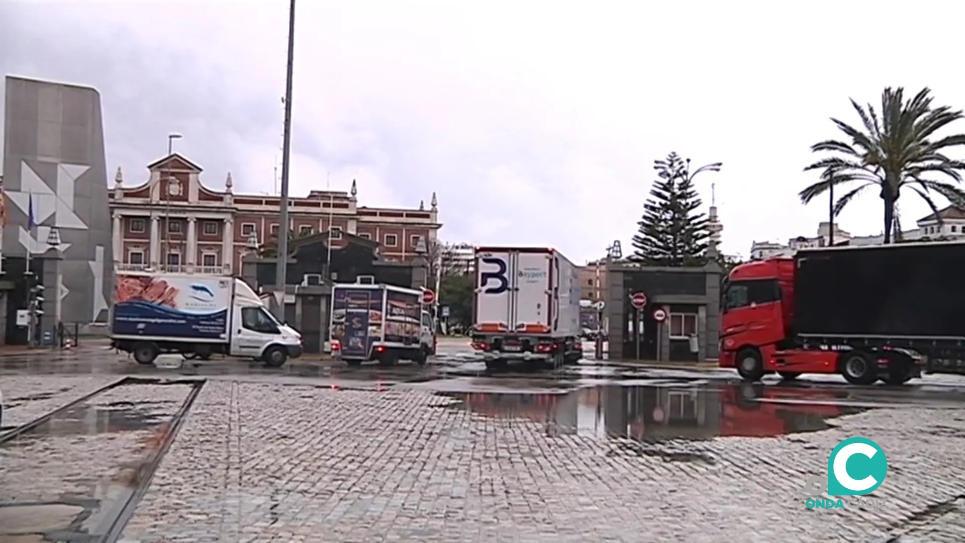  Si no se arregla el problema del transporte habrá muchos barcos que no vuelvan todavía a la mar