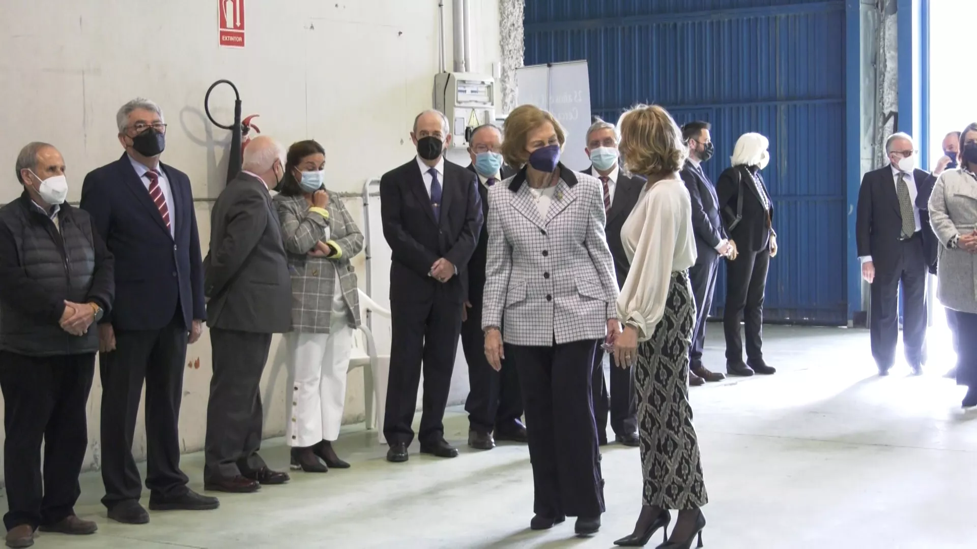 La Reina Doña Sofía durante su visita al Banco de Alimentos de Cádizen la tarde de este lunes