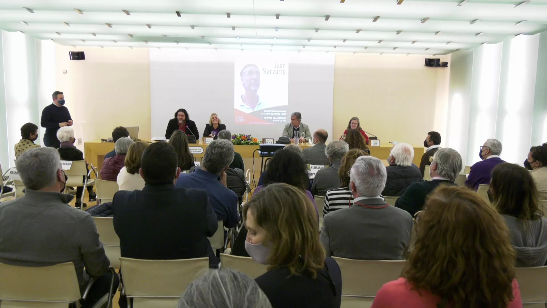 Encuentro en la sede de la APC. Encuentro en la sede de la APC.