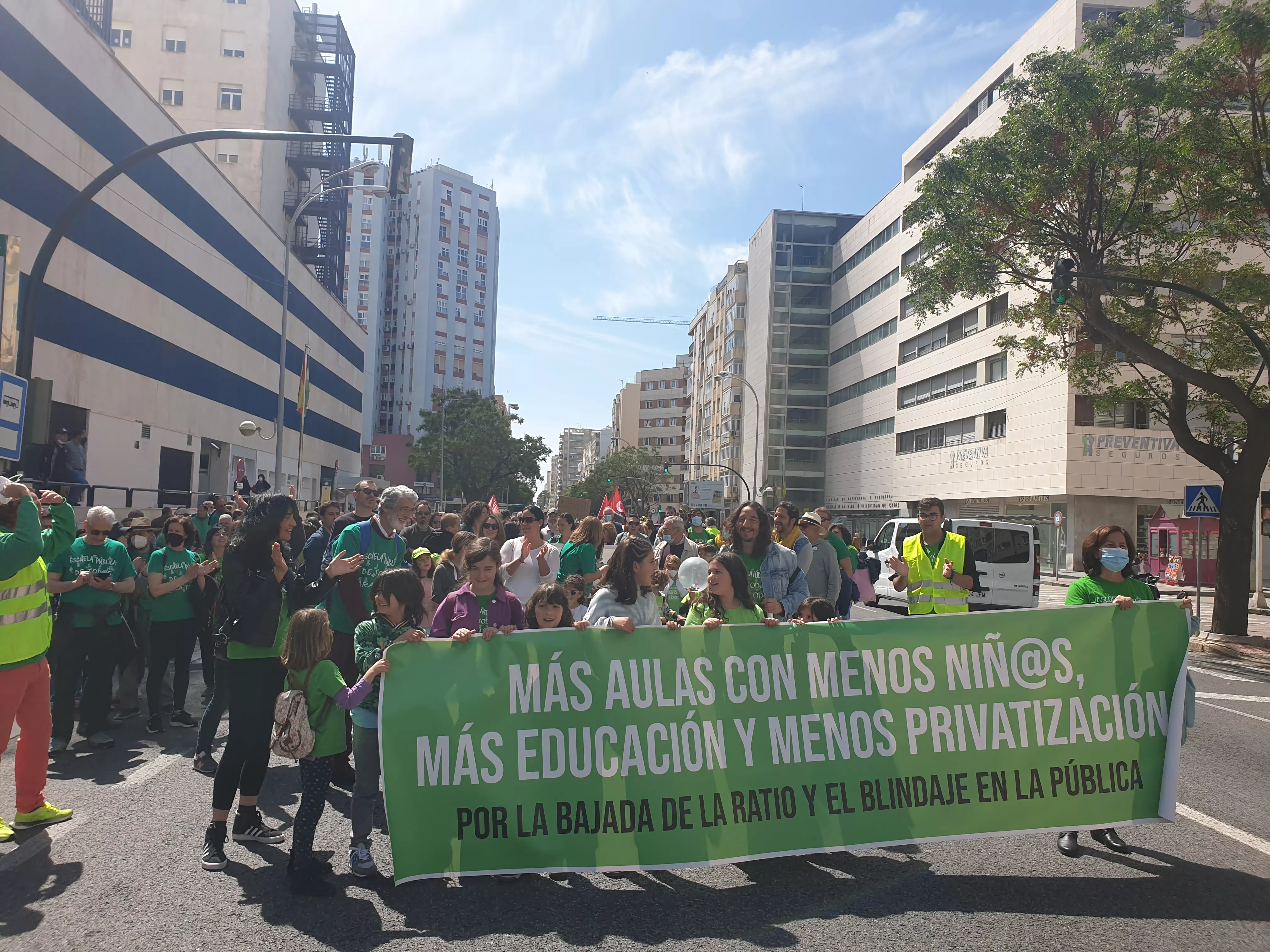 La manifestación arrancaba a la altura del hospital Puerta del Mar La manifestación arrancaba a la altura del hospital Puerta del Mar