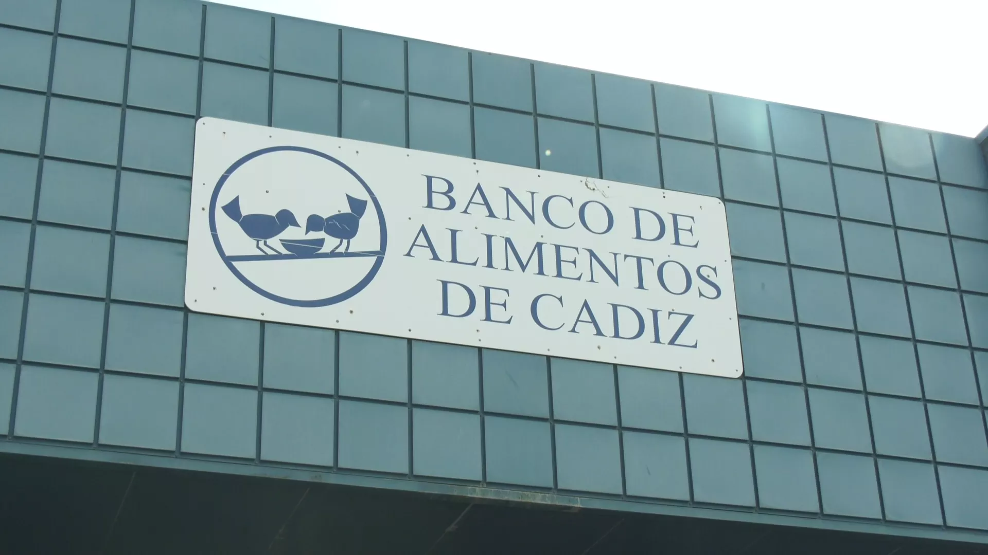 Fachada de la sede del Banco de Alimentos en Bajo de la Cabezuela 