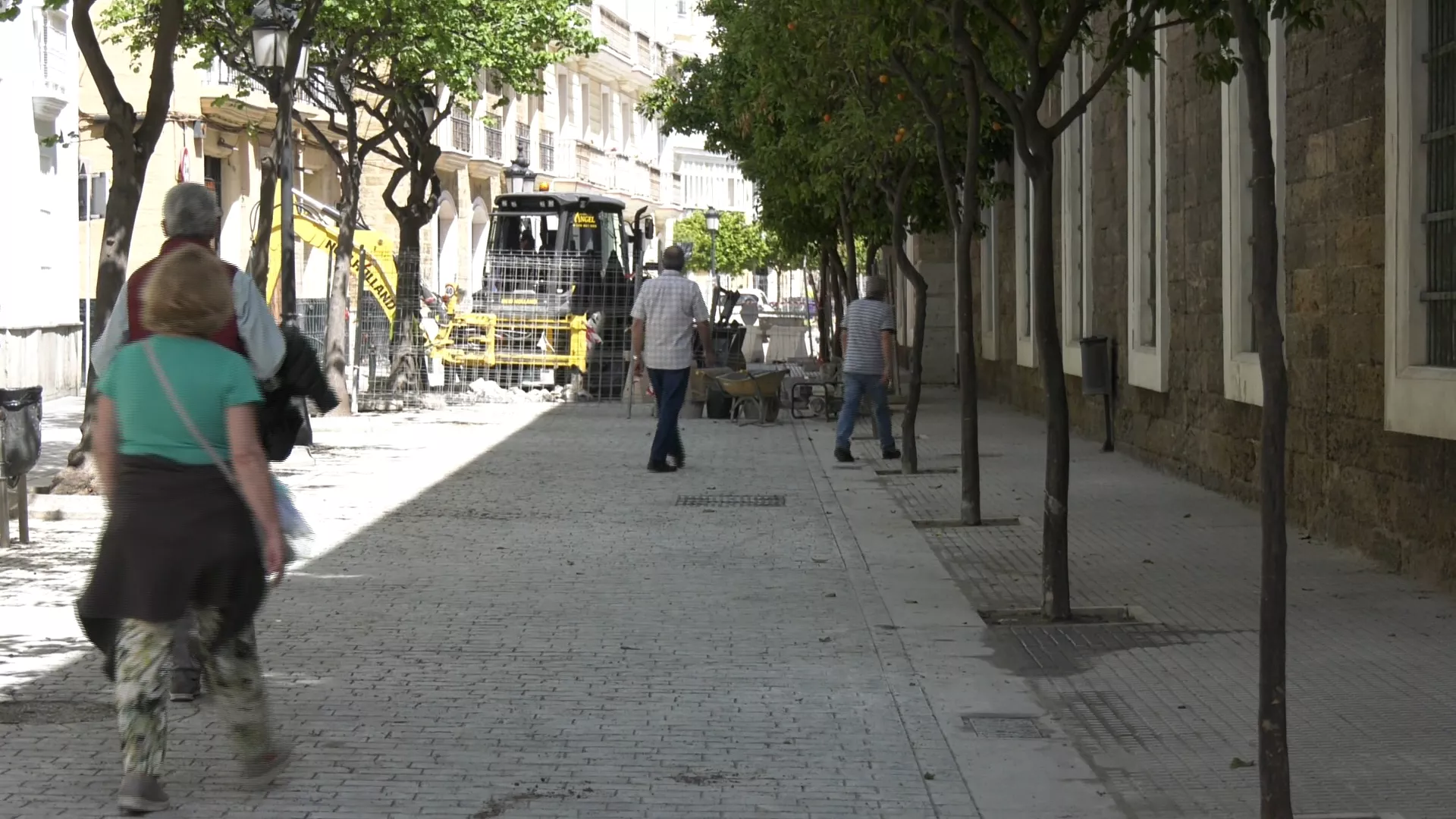 El Ayuntamiento ejecuta la instalación de plataforma única entre la plaza de Las Tortugas y plaza de España
