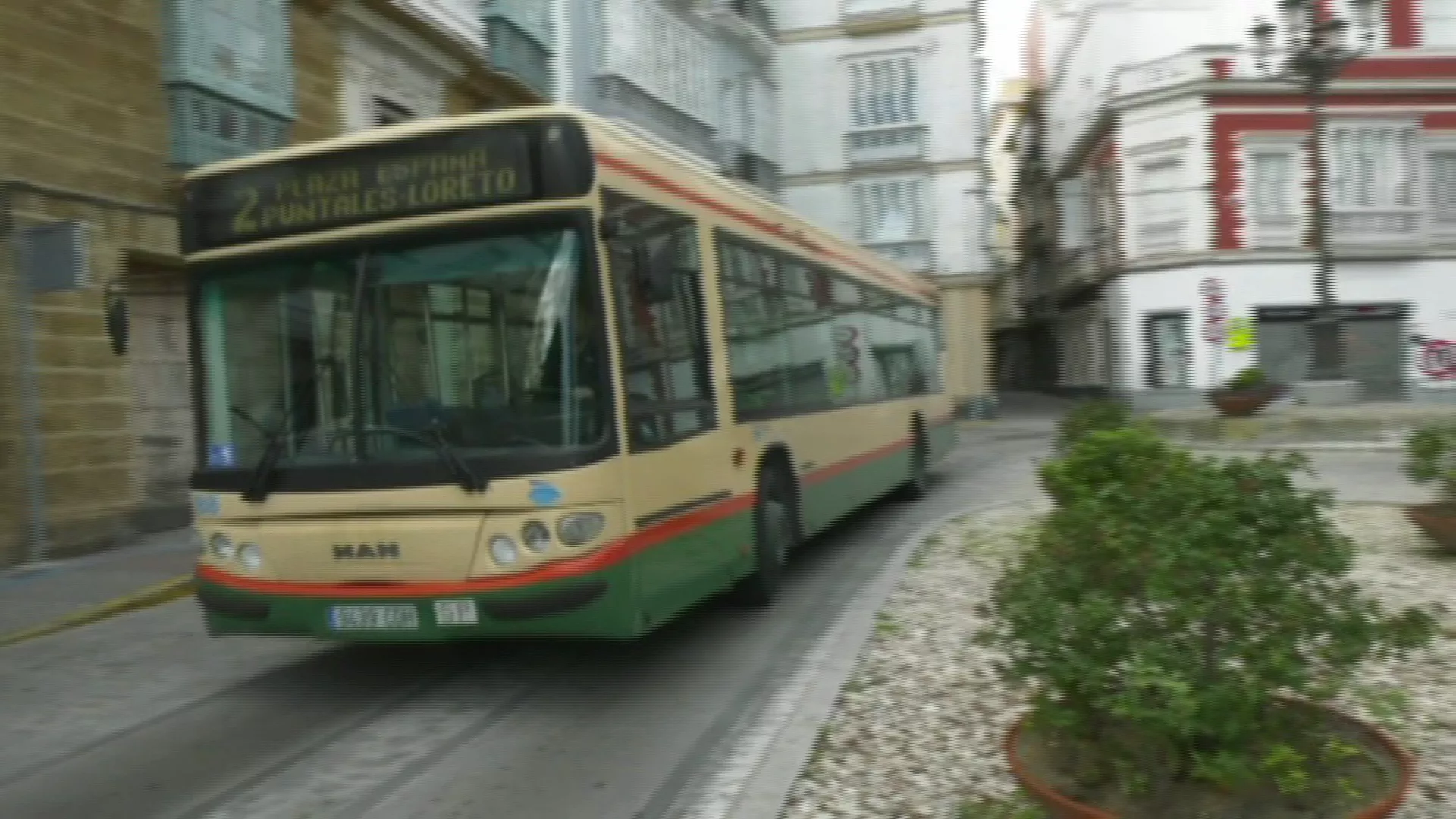 Los conductores de los autobuses urbanos de Cádiz mantienen la huelga