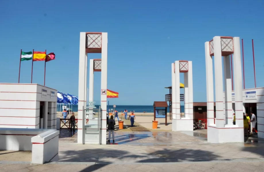 El Ayuntamiento de Cádiz activará mañana la pretemporada de playas.