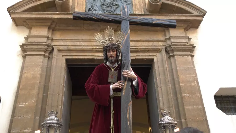 El Nazareno de la Obediencia realiza su vía crucis y lleva la pasión a la Merced.