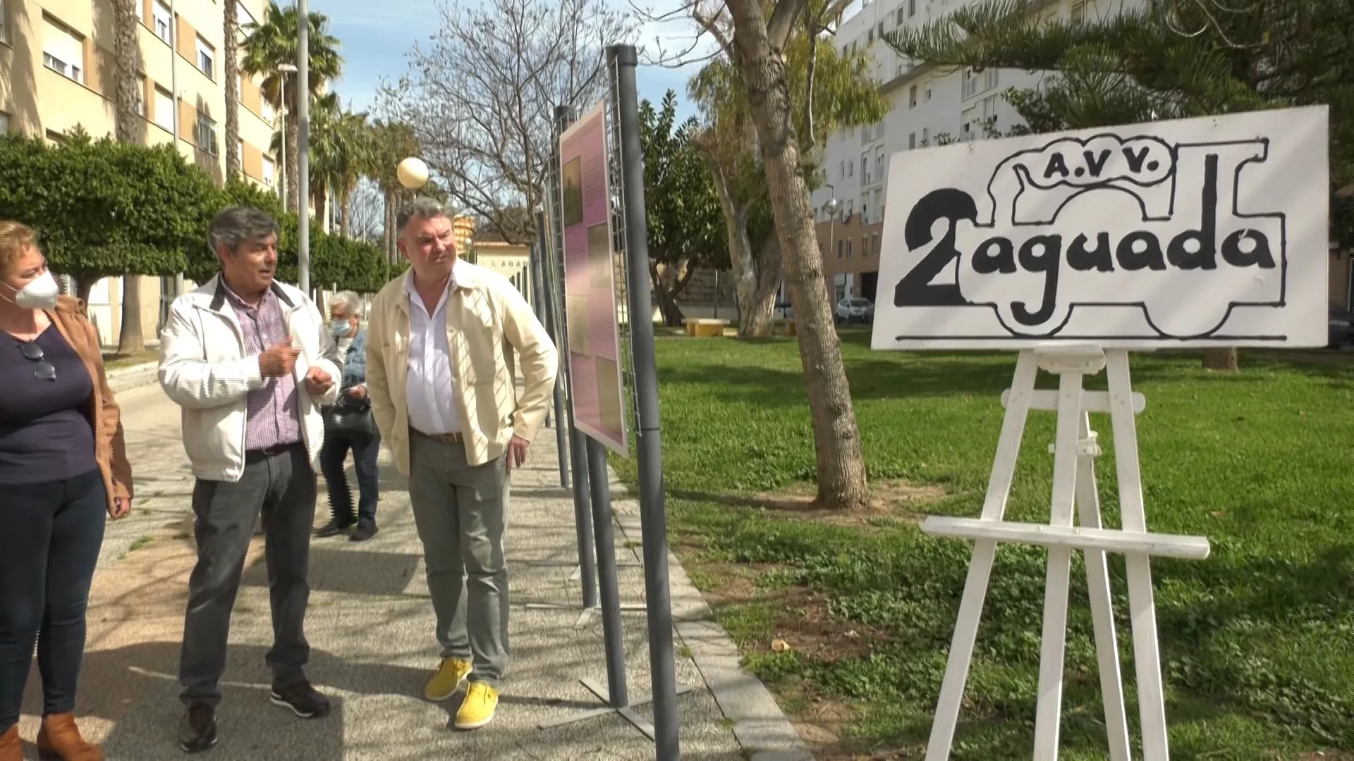 Visita a la exposición al aire libre de Segunda Aguada 