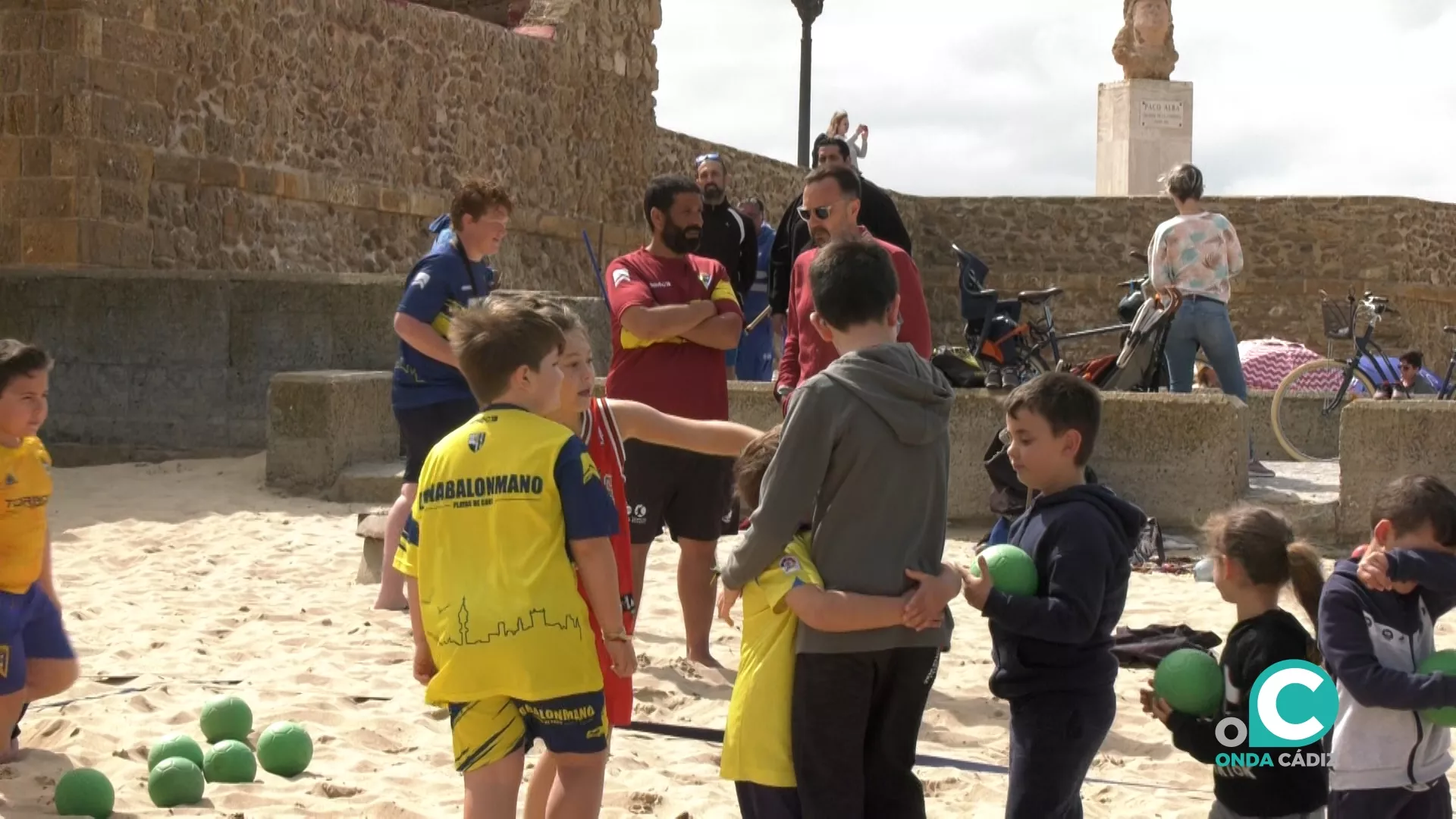 Los más pequeños disfrutaron de actividades en La Caleta