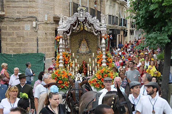 Los romeros gaditanos también celebrar el 300 aniversario de la Catedral