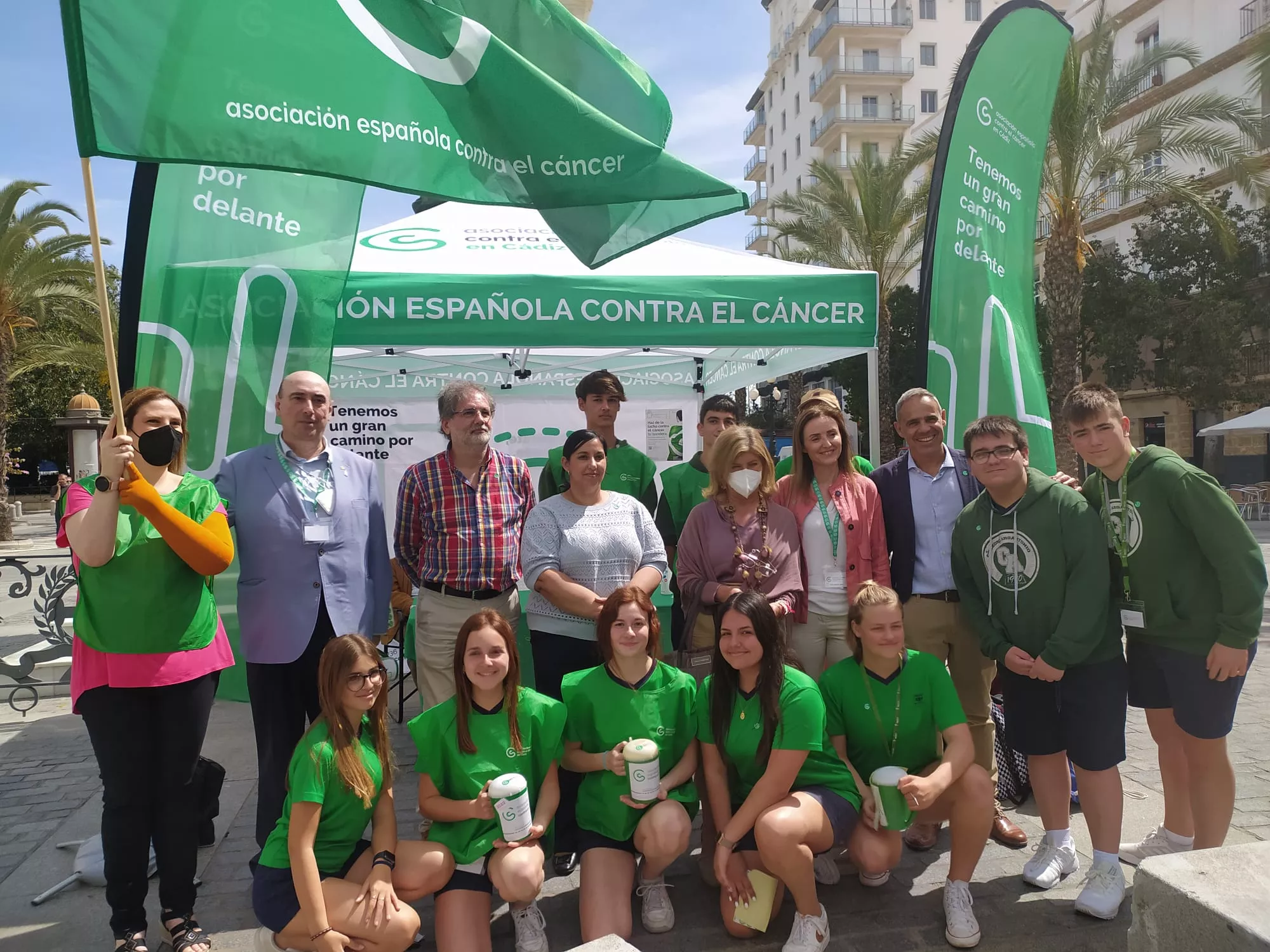 La AECC celebra acto en la plaza de San Juan de Dios para pedir la colaboración de la ciudadanía a favor de la investigación contra el cáncer