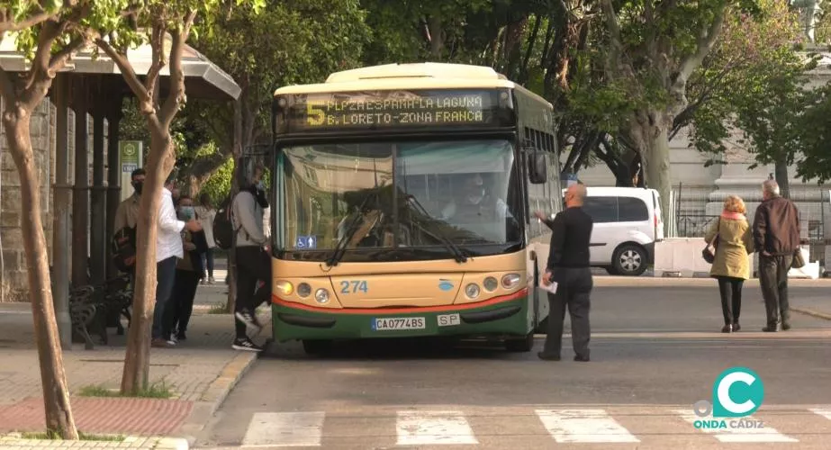 Los representantes de la plantilla de los autobuses urbanos consiguen preacuerdo con la empresa