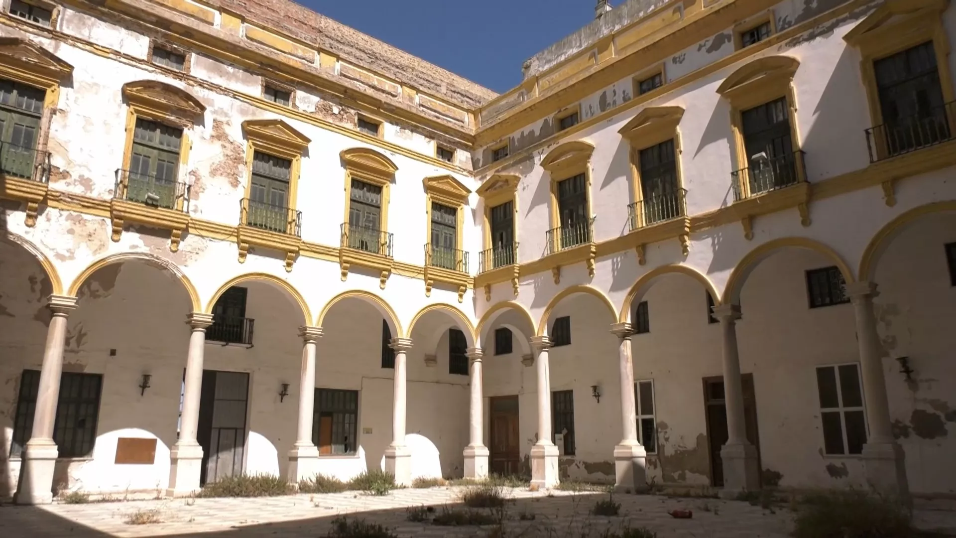 Imagen actual del patio central del edificio de Valcárcel