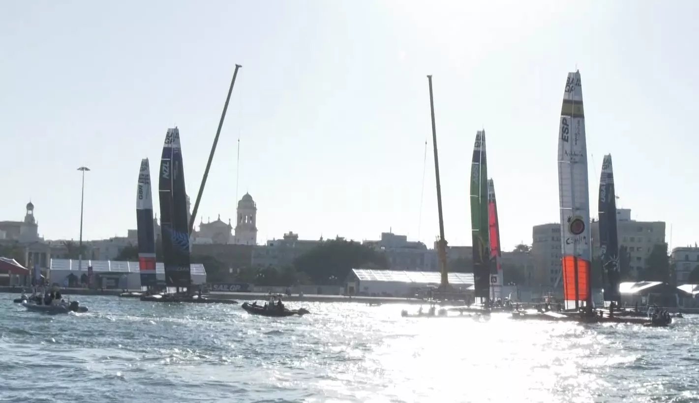 Imagen de la prueba de la Sail GP 2021 en Cádiz