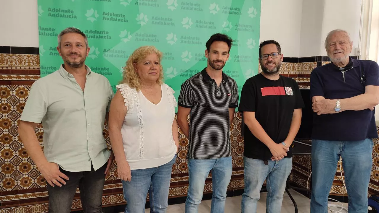 Candidatos de Adelante Andalucía con representantes de la Marea de Pensaionistas Cádiz 