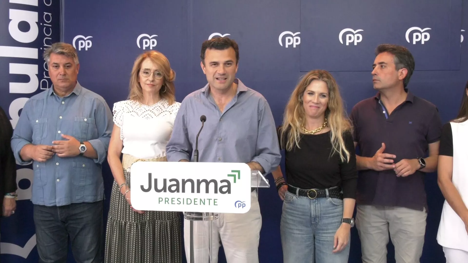 El presidente del PP de Cádiz con los nuevos diputados autonómicos