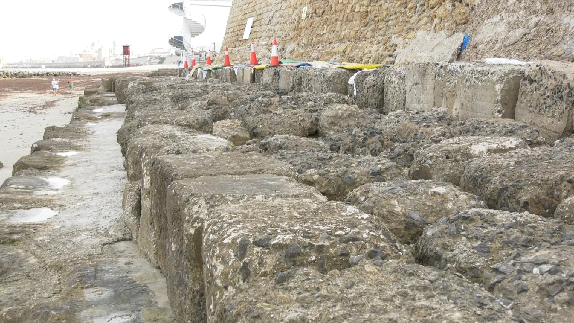 El Ayuntamiento reclama soluciones a la Junta ante el deterioro del aliviadero de pluviales de Santa Maria del Mar