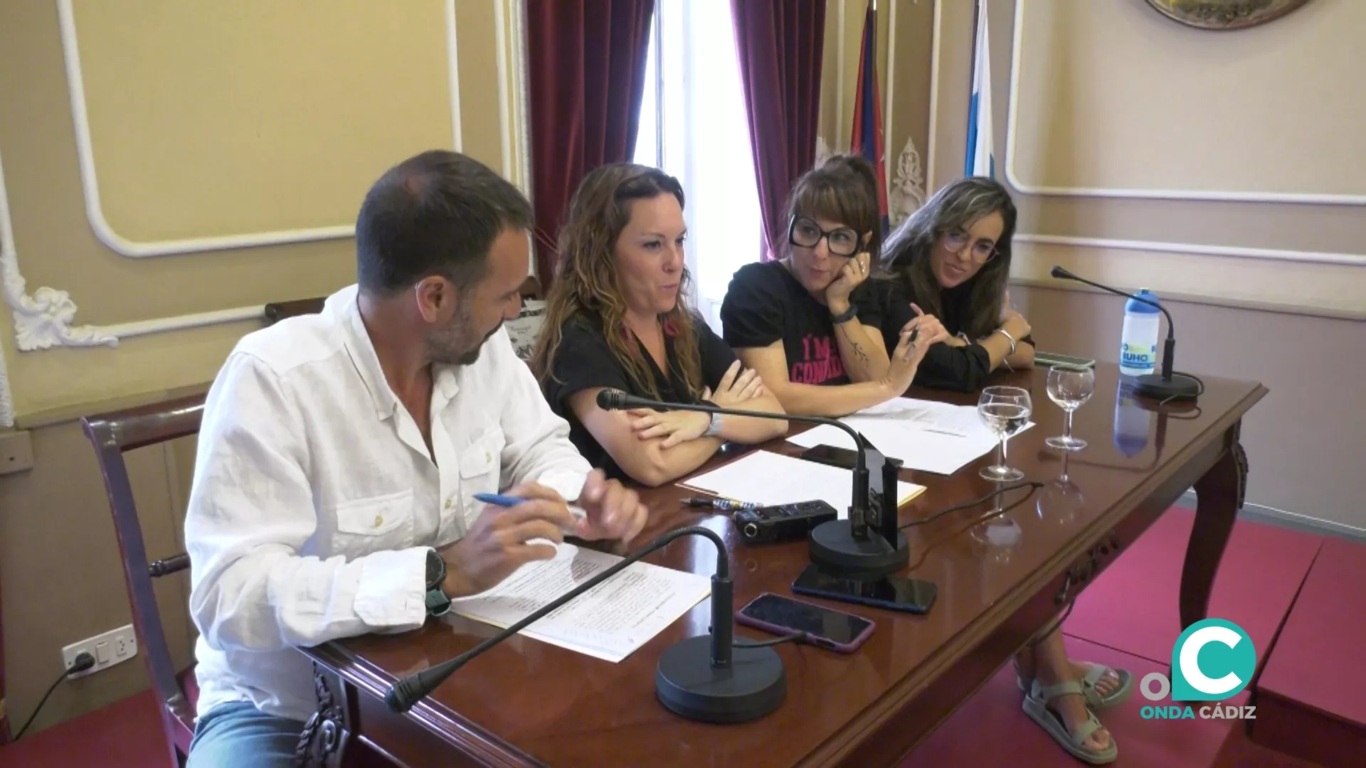 Un momento de la presentación de la programación de verano en el ayuntamiento