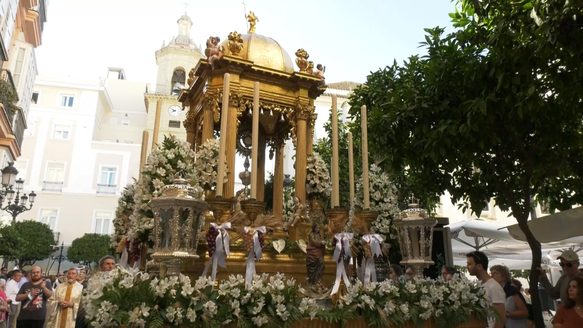 Imagen del Corpus Chico en procesión 