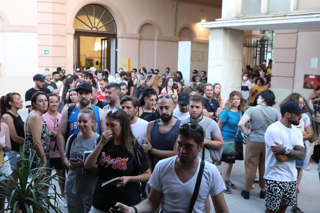 Numeroso público en la Feria del Libro