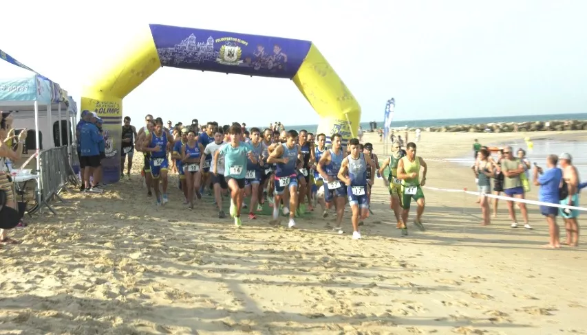 Mañana de Acuatlón en la playa de Santa María.