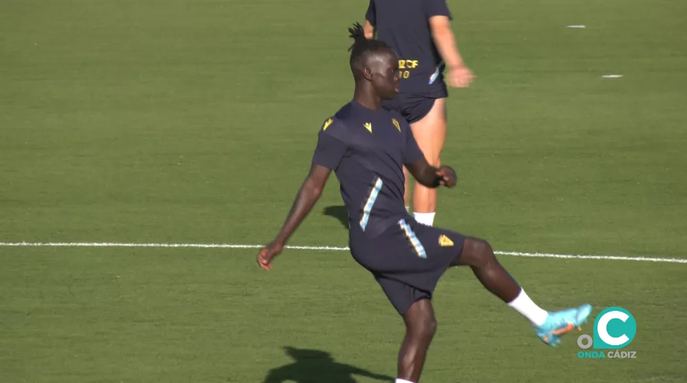 Awer Mabil es la gran novedad del inicio de pretemporada