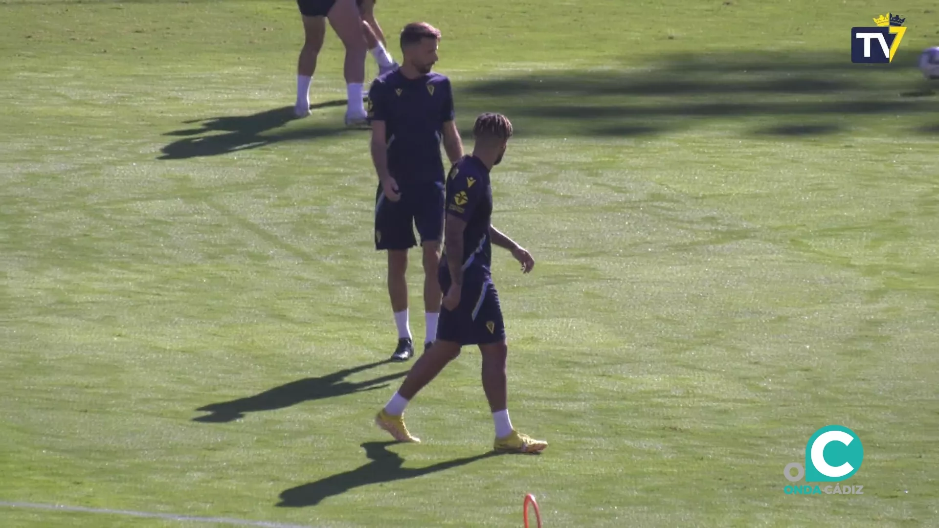 El equipo amarillo entrenando en el estadio Nuevo Mirandilla