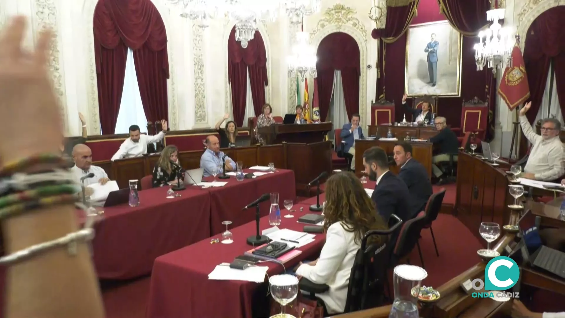 Los concejales del ayuntamiento gaditano en la sesión plenaria de este viernes