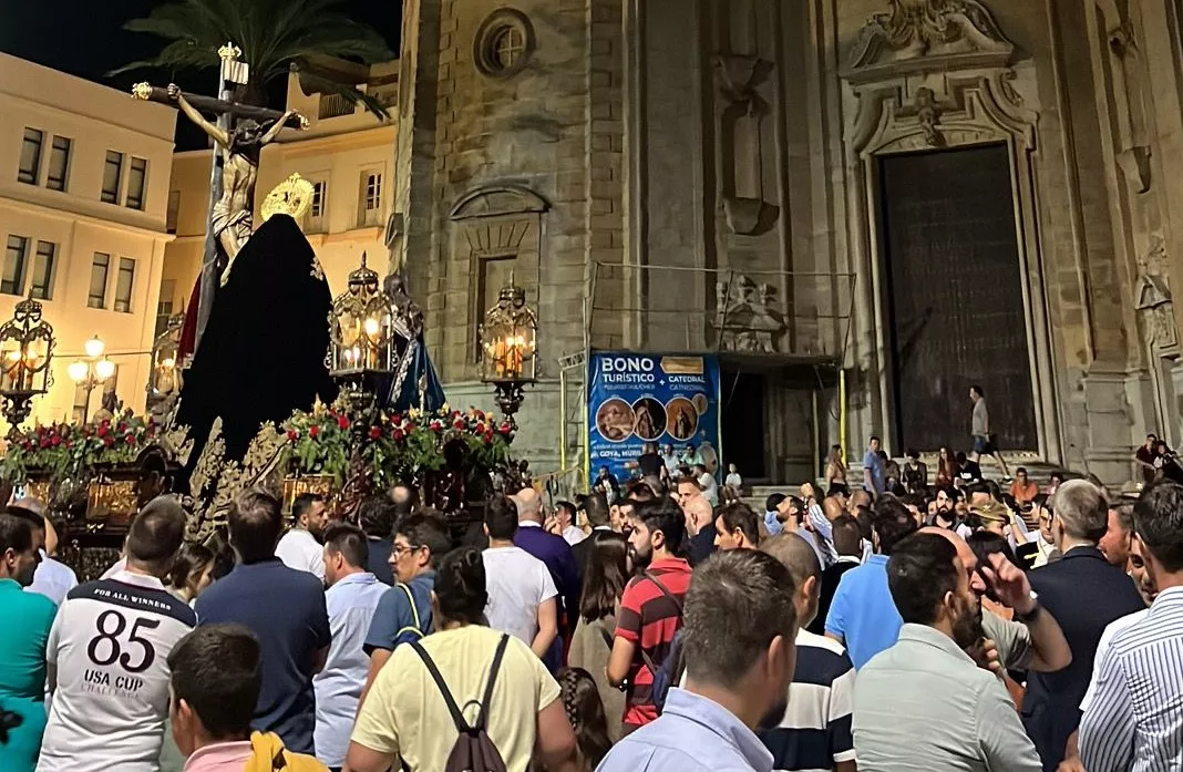 Las cofradías dieron un gran ambiente en la ciudad