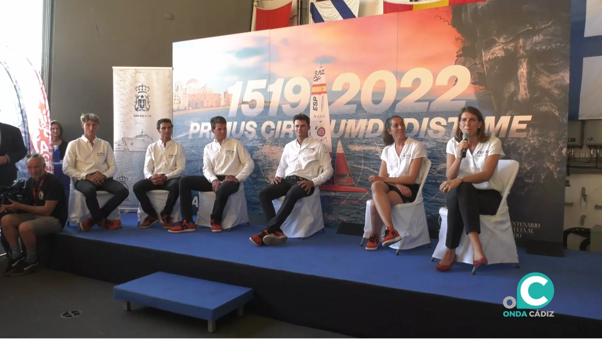 El equipo español de Sail GP durante la presentación a bordo del buque Galicia de la Armada