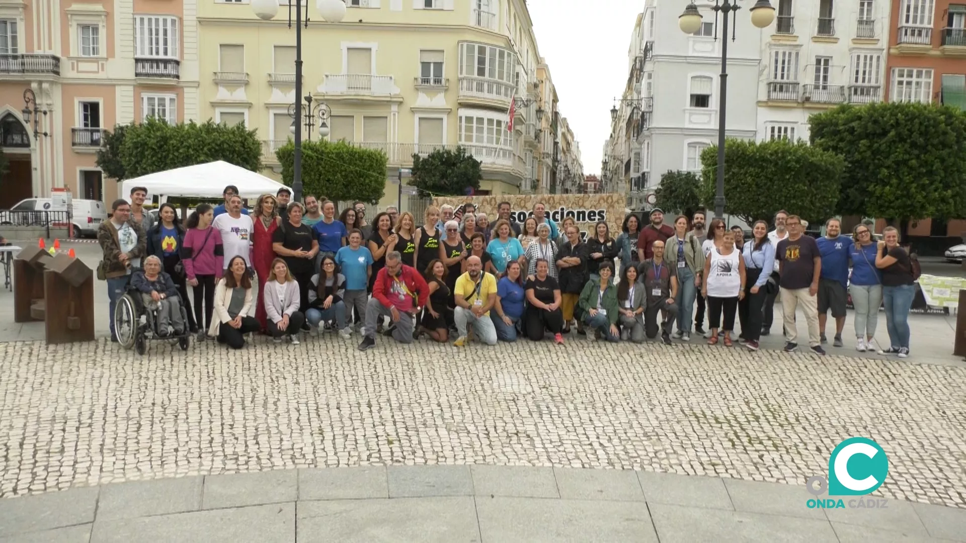 Foto de familia en la Plaza de San Antonio 