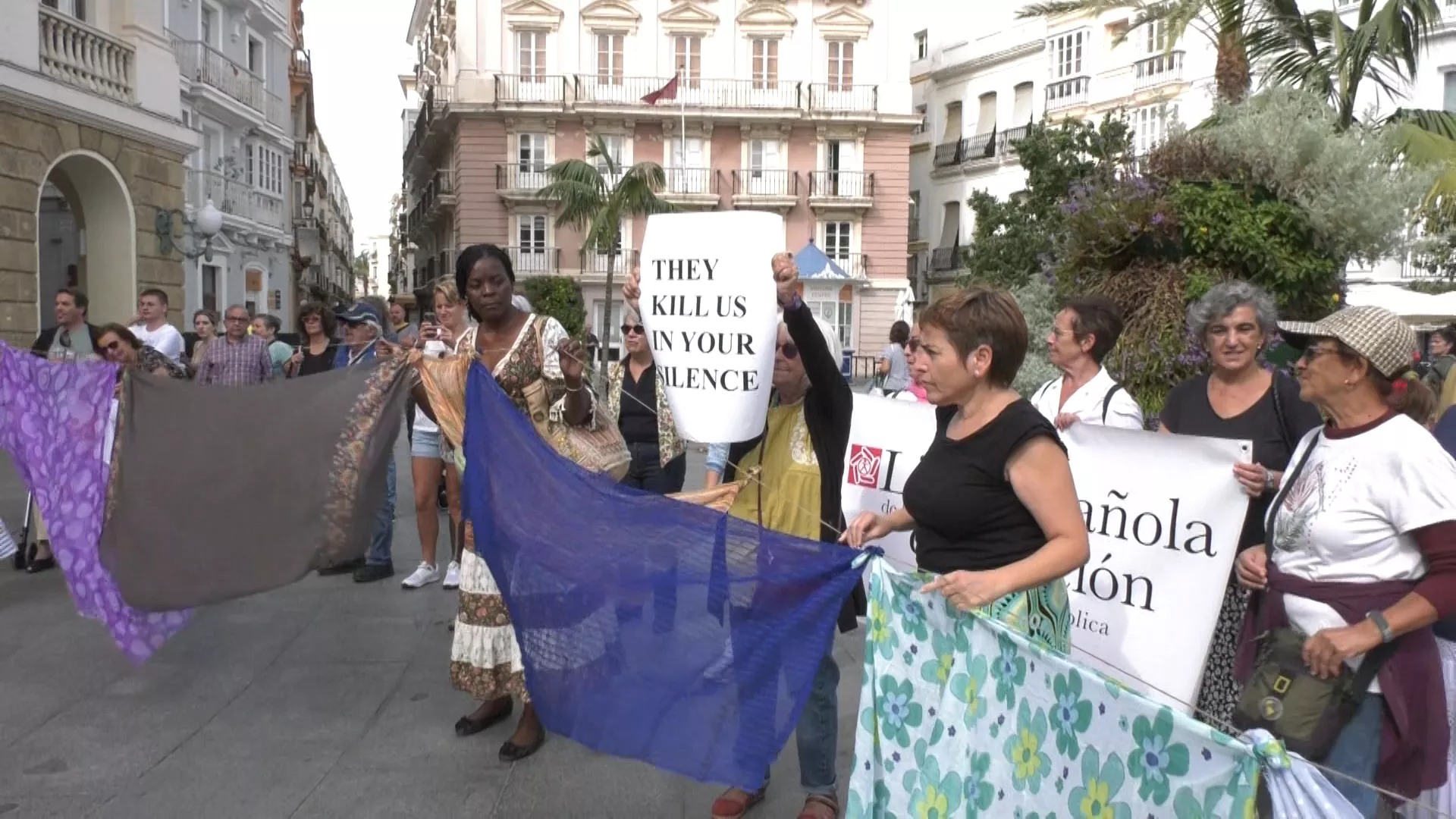 Concentración de APDHA en la Plaza de San Juan de Dios 