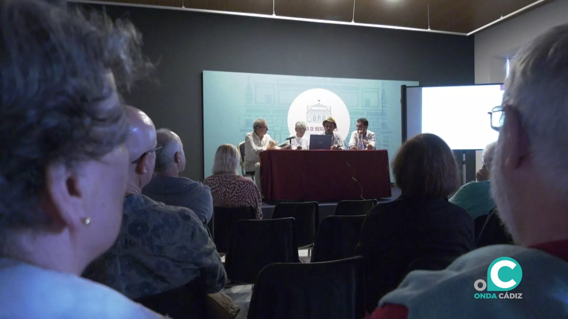  Eliane Ortega Bernabéu y Antonio Benítez Barrios protaginizaron la ponencia 