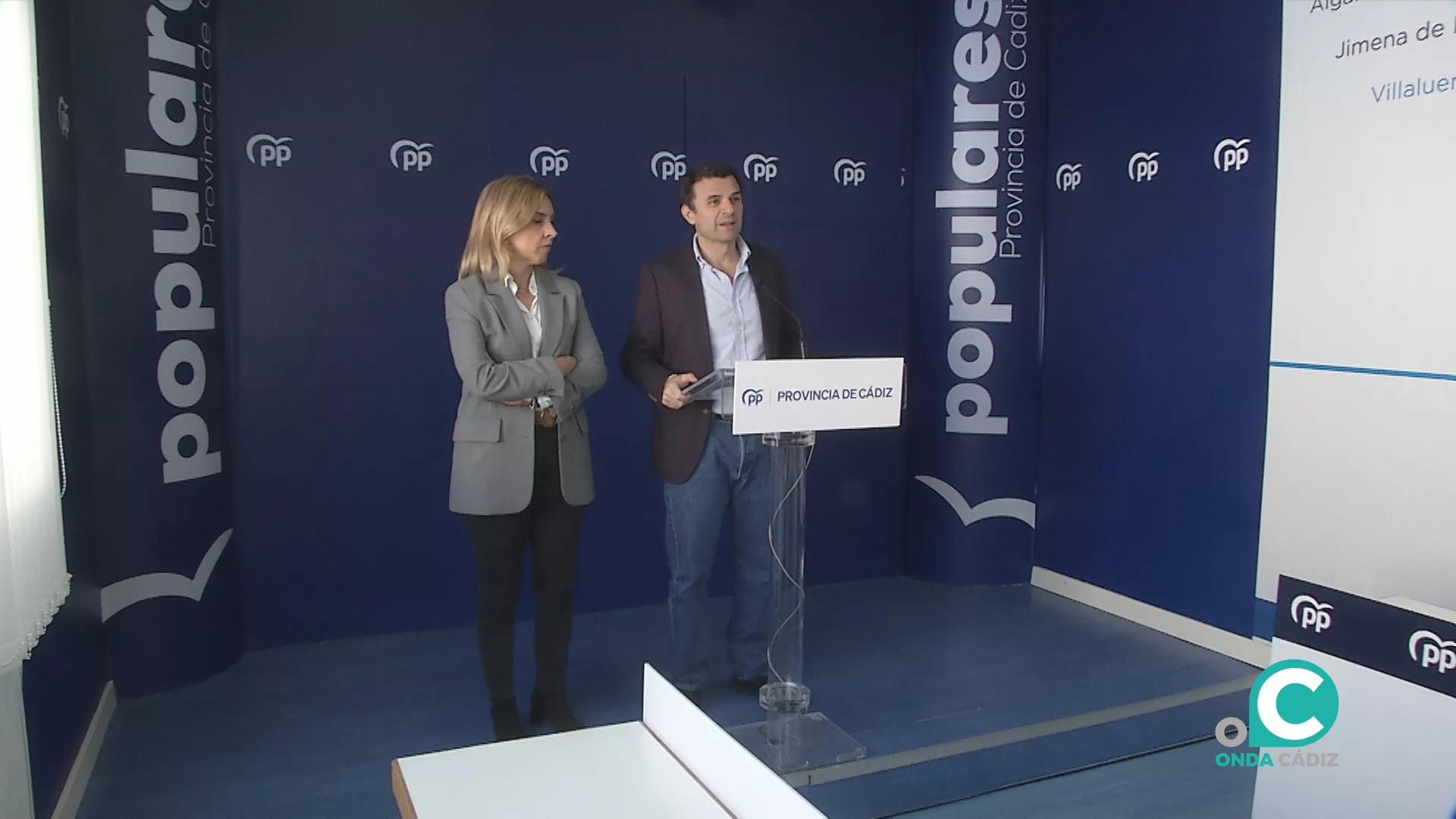 El presidente provincial del PP de Cádiz y diputado autonómico, Bruno García, junto a la secretaria general, Almudena Martínez del Junco.