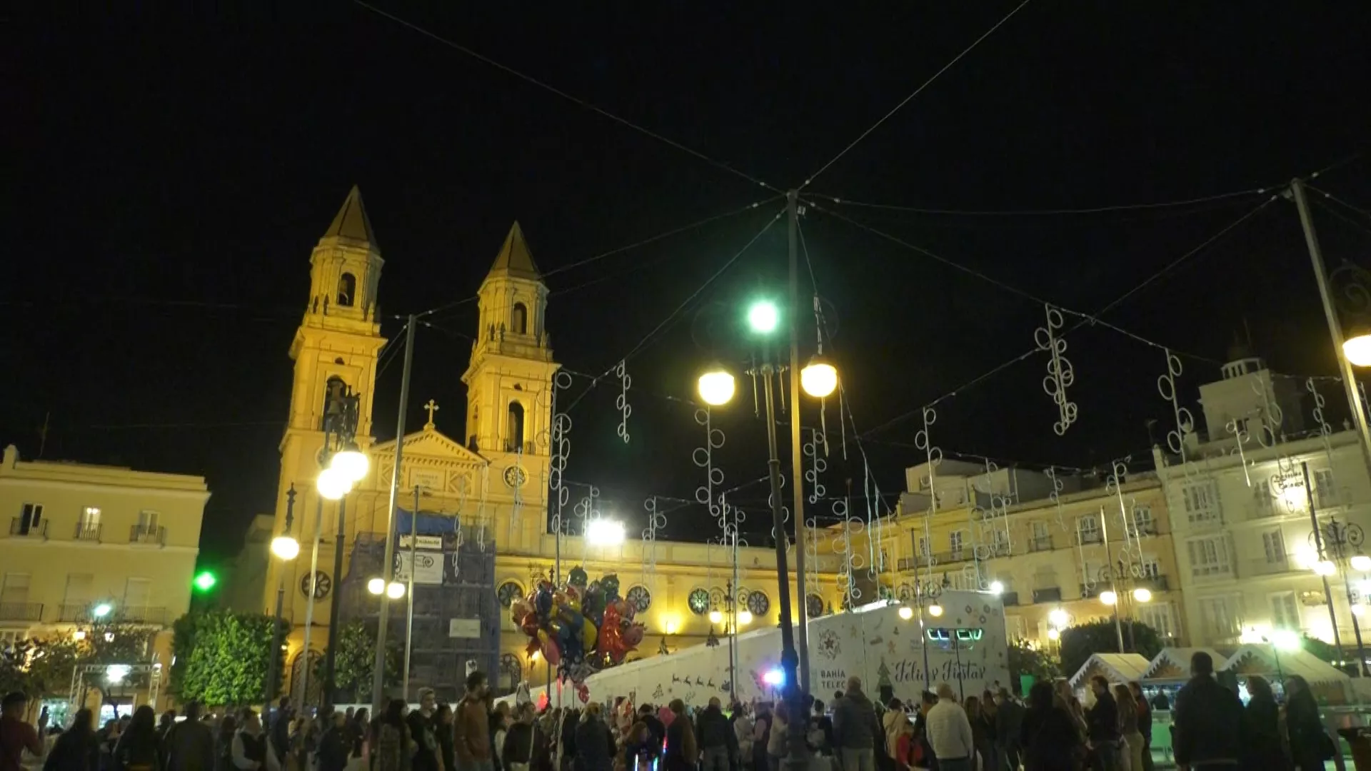 El alumbrado navideño se enciende este lunes 