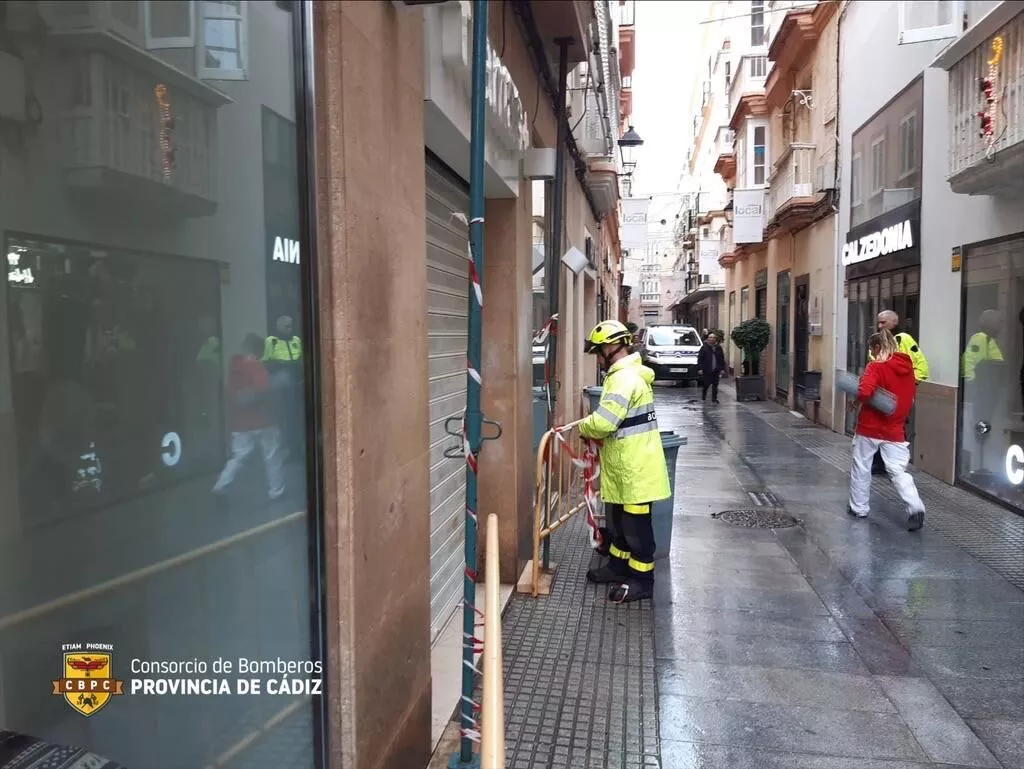 La estructura se desprendió en la madrugada de la jornada festiva