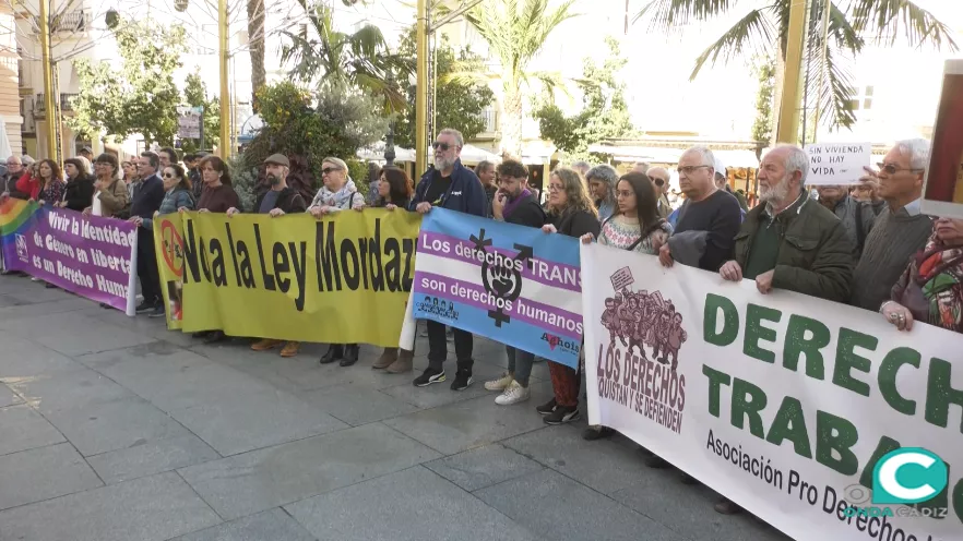 Más de un centenar de asociaciones se han sumado a la concentración Más de un centenar de asociaciones se han sumado a la concentración