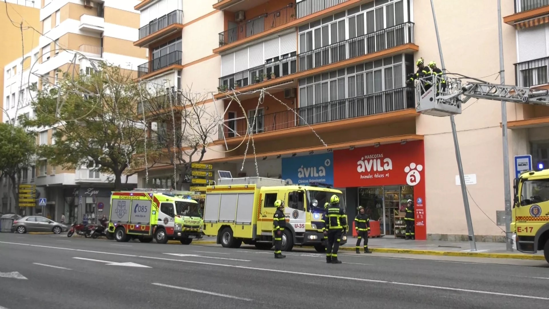 El temporal de viento y lluvia ha ocasionado distintos incidentes en la capital gaditana y el resto de la provincia