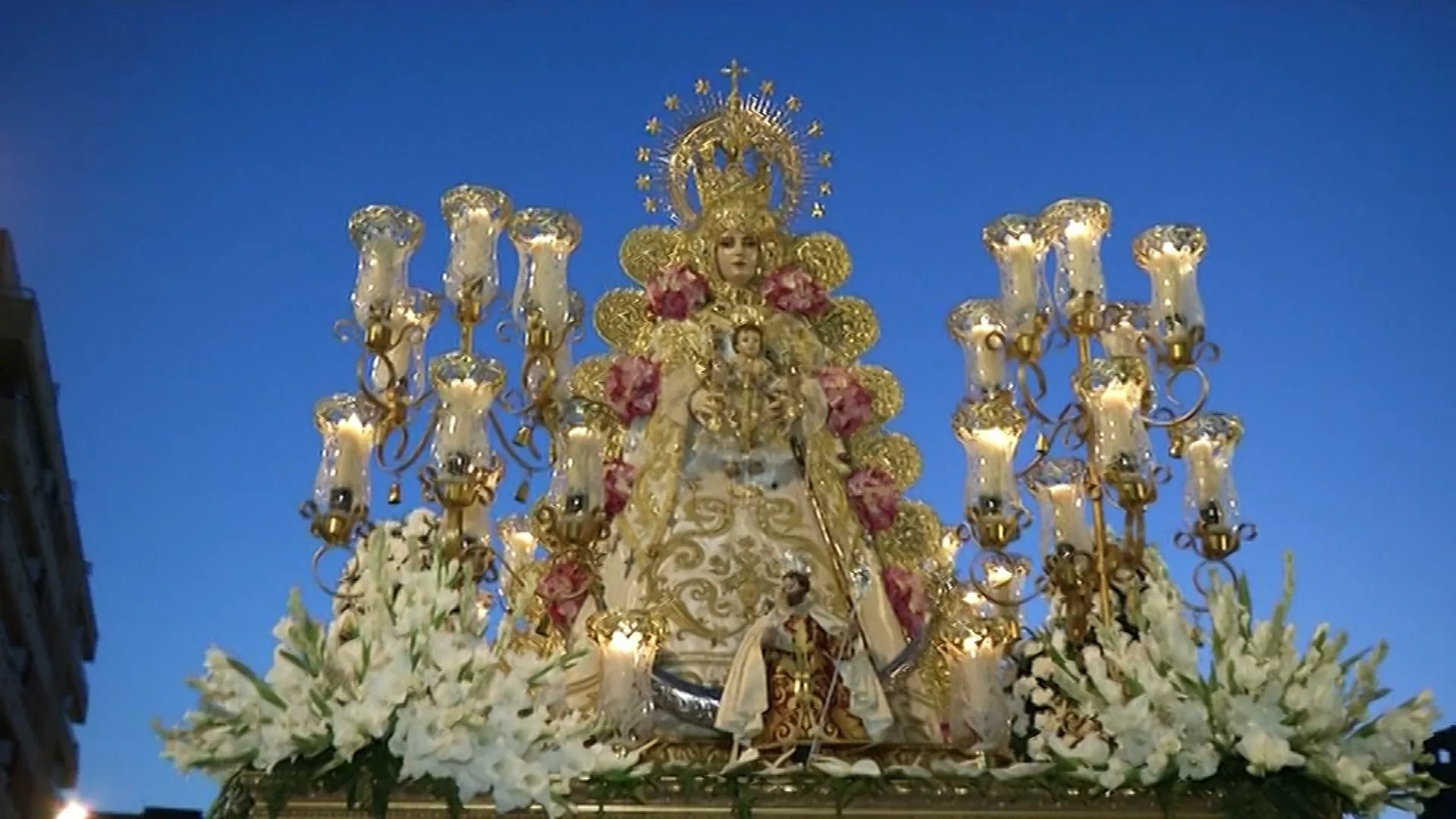 Un ladrón causa daños a la Virgen del Rocío durante un robo en la parroquia de San José 