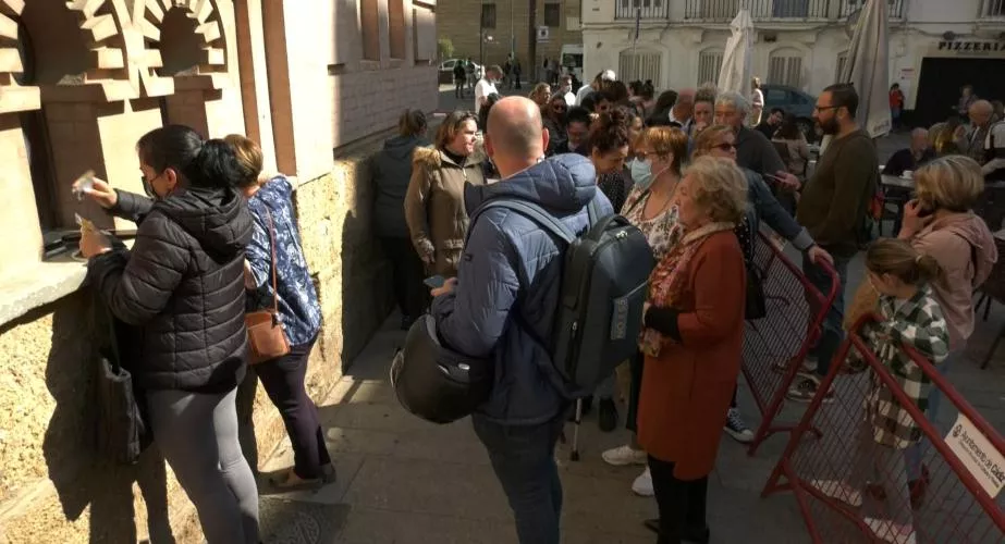 Venta de entradas en el Teatro Falla