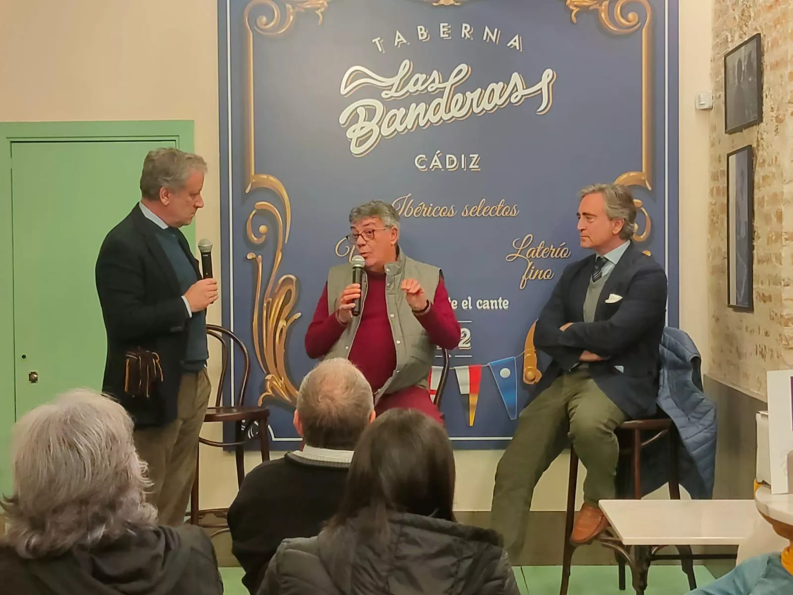 El acto se celebró en el bar Las Banderas, de La Viña