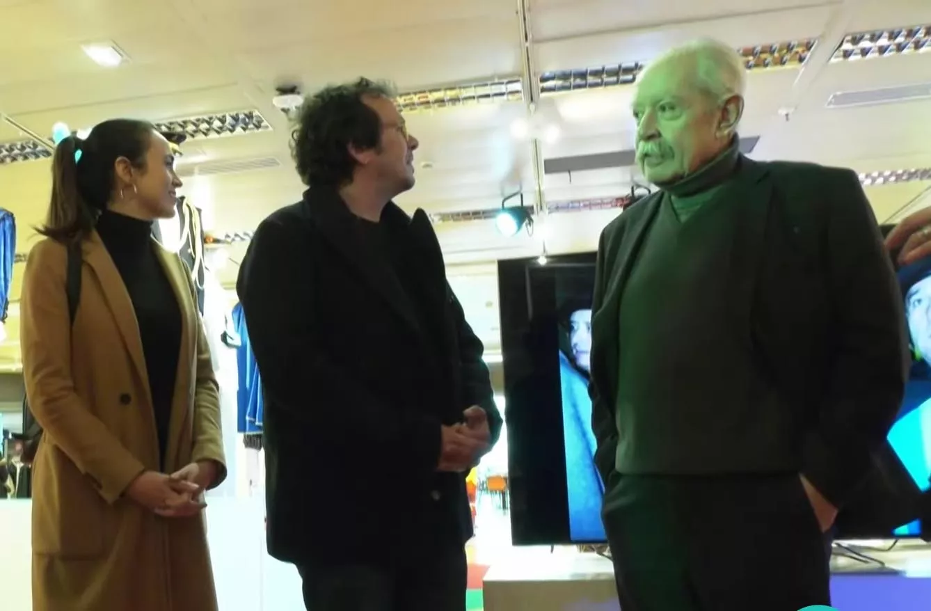 Julio Pardo, junto al alcalde y la concejala de Cultura, durante su última aparición pública en la presentación de la exposición dedicada a sus 40 años de coro