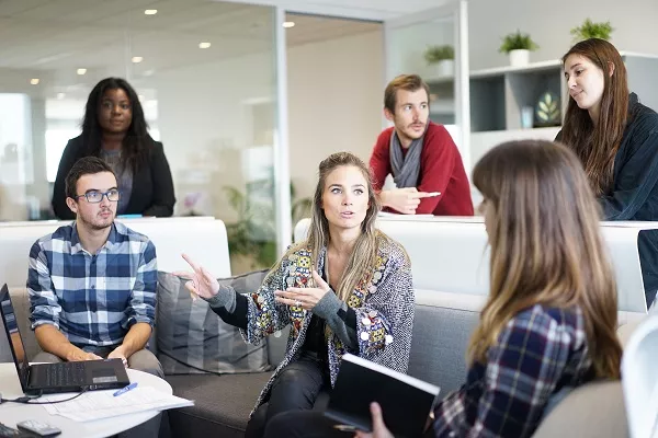 La mayoría de los contratos parciales son para mujeres