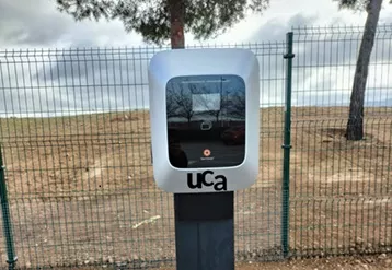 La Universidad de Cádiz contará con veinte puntos públicos de recarga semi-rápida de vehículos eléctricos.